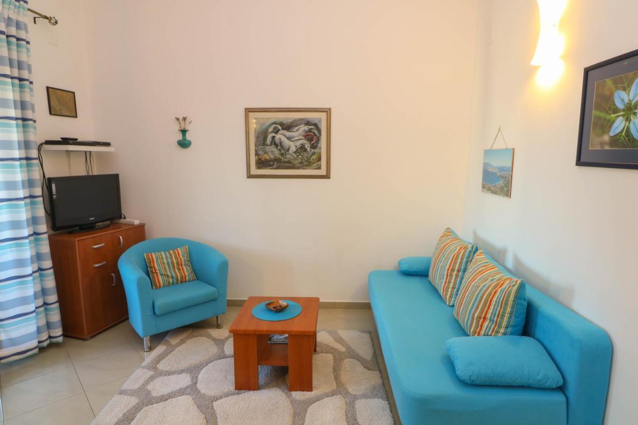 Apartments Blue And Green With Balcony Baska  Exterior photo