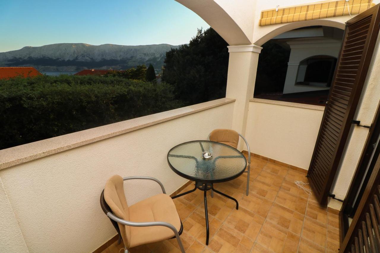 Apartments Blue And Green With Balcony Baska  Exterior photo