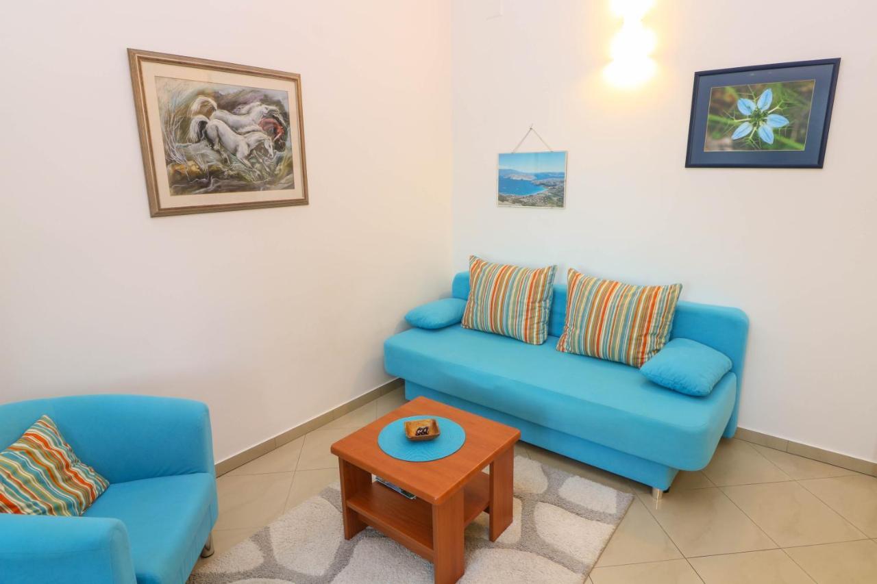 Apartments Blue And Green With Balcony Baska  Exterior photo